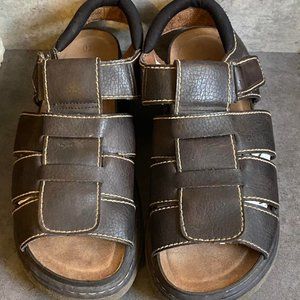 EUC Wolfe Island Men's strappy rugged brown sandals Size 13